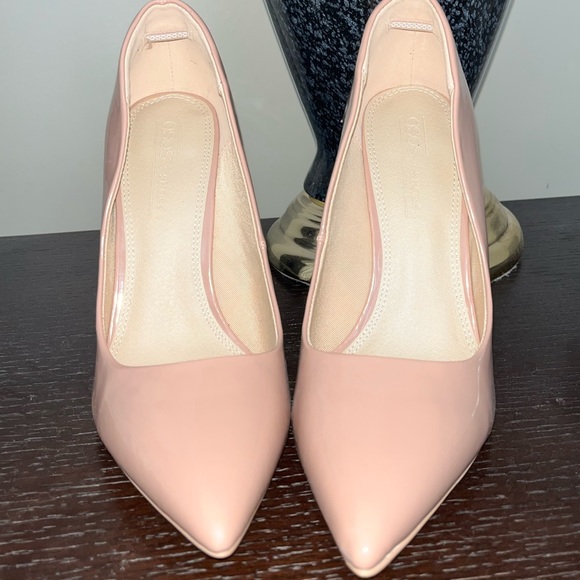ASOS DESIGN Penelope Stiletto Pumps in Beige Patent - Picture 15 of 15